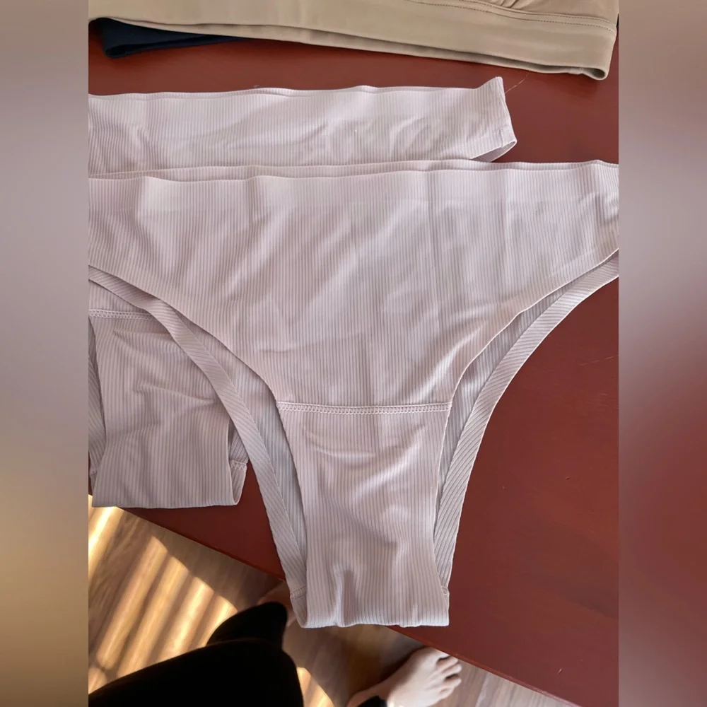 Uniqlo Women's Intimates Set - Black, Tan, and Pink